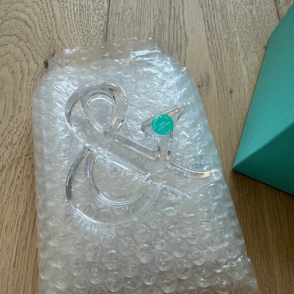 Tiffany & Co Ampersand Crystal Glass Paperweight - Picture 5 of 6